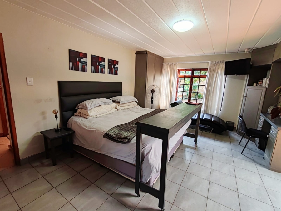 4 Bedroom Property for Sale in Van Der Hoff Park North West